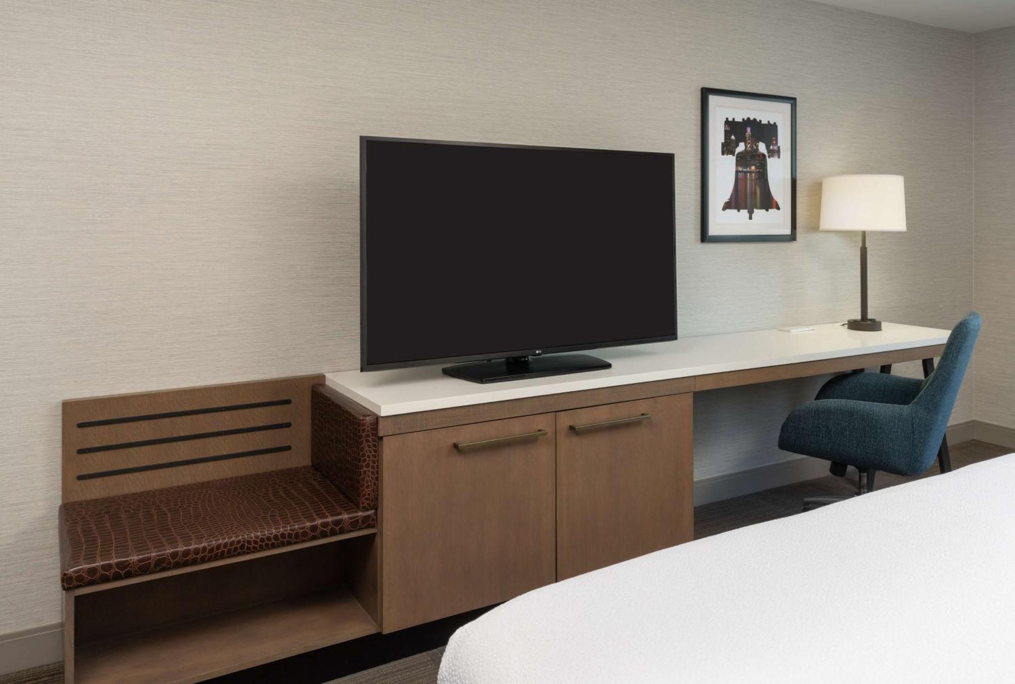 Hilton Garden Center 3*