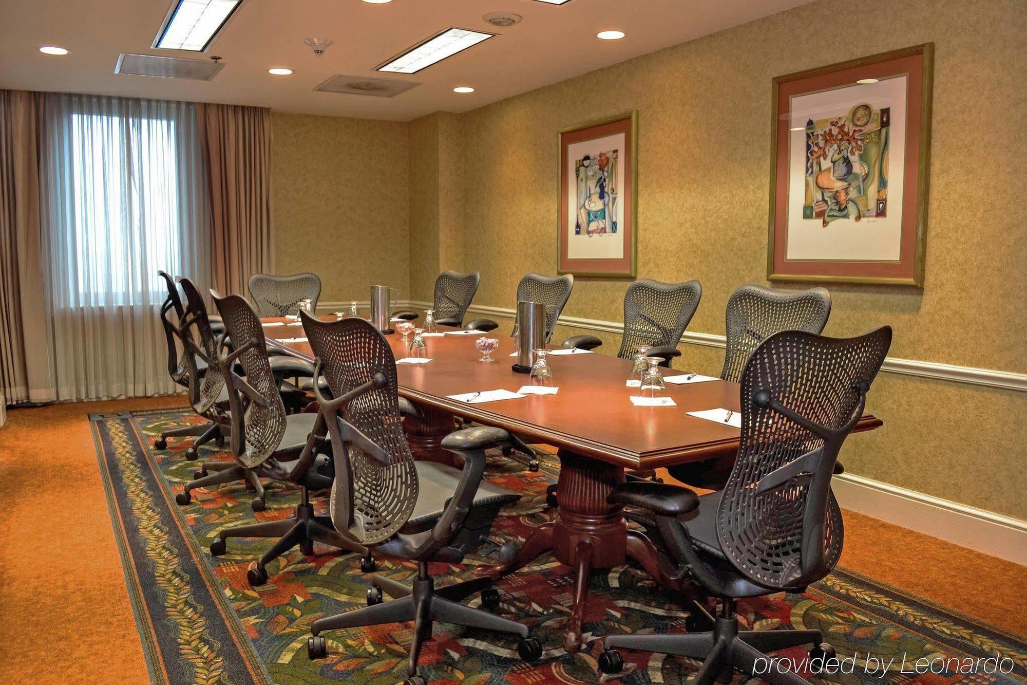 Hilton Garden Center Hotel 3*